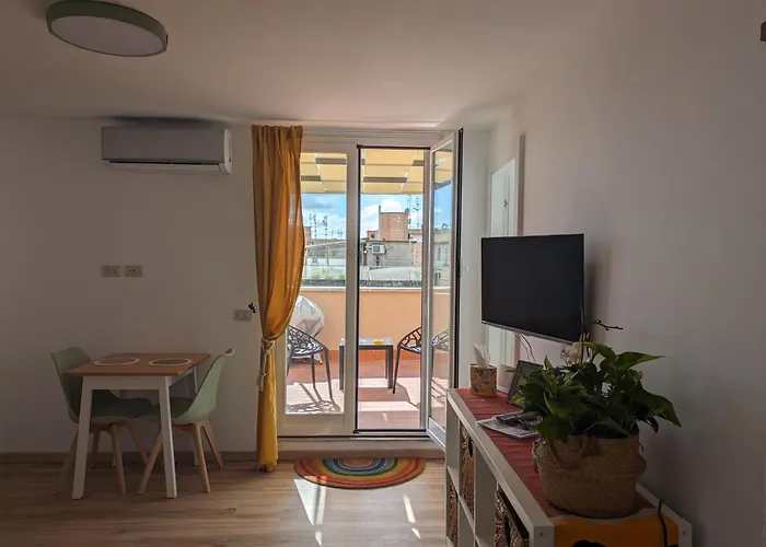 Casetta Sole, Superattico Con Terrazzo Vicino San Pietro, New *